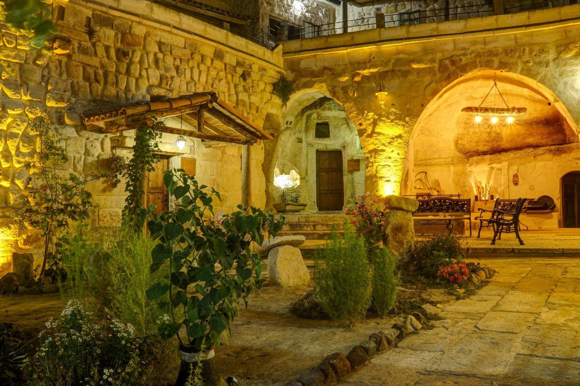 Gibos Cave Hotel Ürgüp Bagian luar foto
